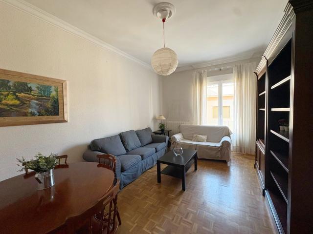 IDEAL ESTUDIANTES EN CHAMBERI, PISO DE 5 HABITACIONES CON TERRAZA !TODO LUZ
