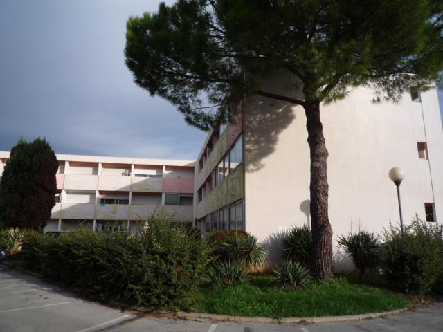 Idéal étudiant Facs nord, studio avec balcon et parking