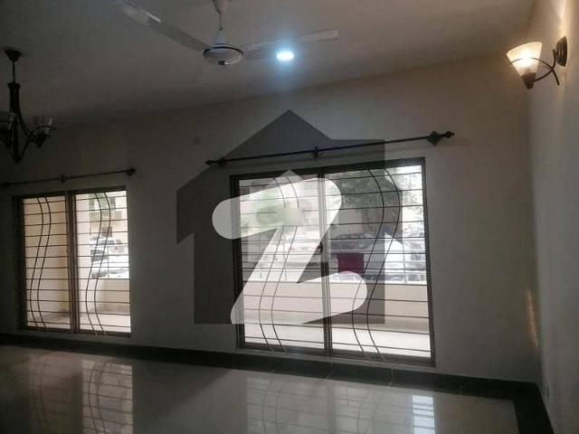 Ideal Family Apartment 3 Bed Flat in Askari 5 Sector J