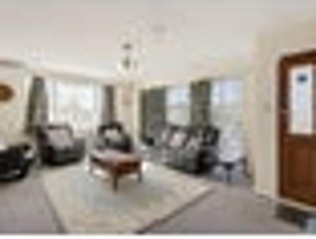 Ideal for first home & fantastic location