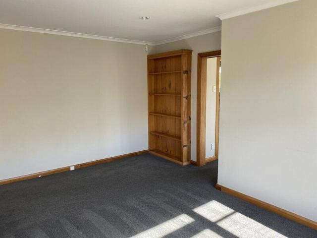 Ideal for Students 3 X BEDROOMS