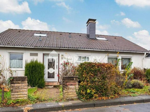 Ideal für Familien Zweifamilienhaus mit großem Garten & Ausbaureserve im DG auf Erbpachtgrundstück