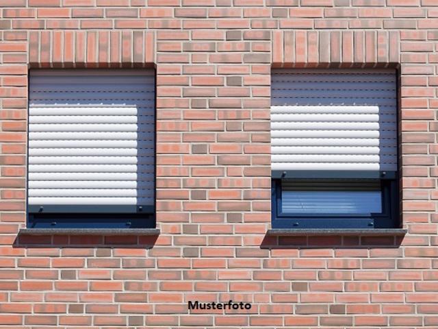 Ideal für Mehrgenerationen: Zweifamilienhaus mit Garten, Garage und Stellplatz