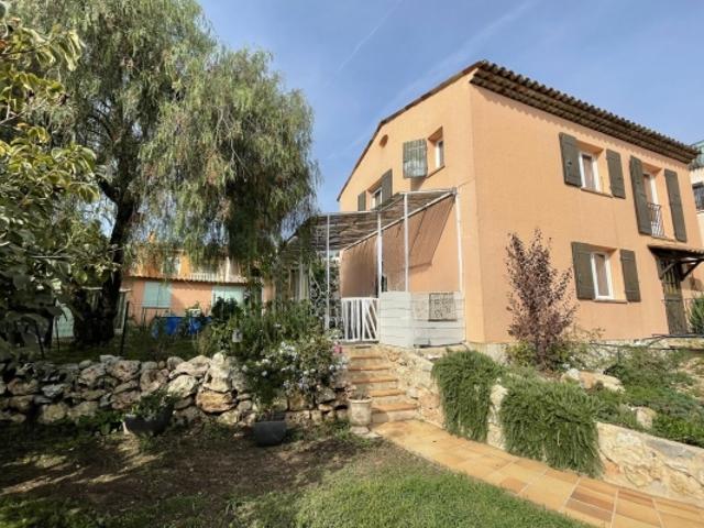 Idéal grande famille ! Belle maison 5 pièces !