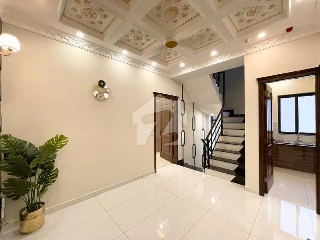 Ideal House For Sale In Cantt