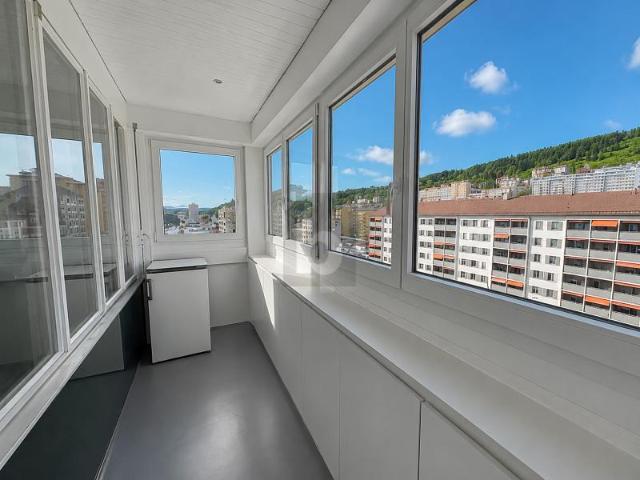 IDEAL IN DER NÄHE VON GESCHÄFTEN GELEGEN