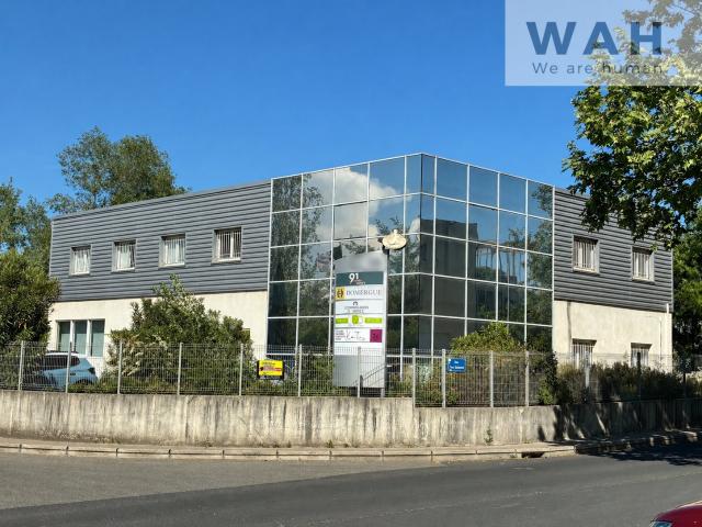 IDÉAL INVESTISSEMENT IMMEUBLE LOCAL PROFESSIONNEL PLACE DE PARKING