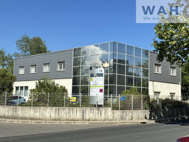 IDÉAL INVESTISSEMENT IMMEUBLE LOCAL PROFESSIONNEL PLACE DE PARKING