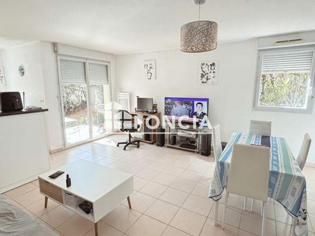 Ideal investisseur, Appartement T3 en rez de chaussée avec jardin, parking et piscine