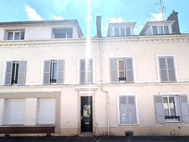 IDEAL INVESTISSEUR IMMEUBLE DE RAPPORT PROCHE GARE AUCUN TRAVAUX