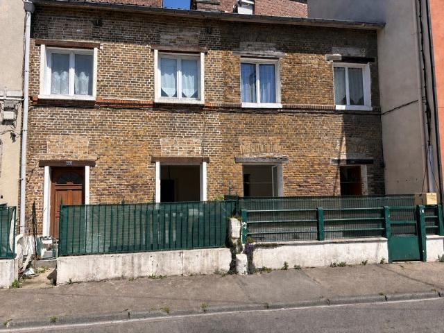 IDEAL INVESTISSEUR OU PREMIÈRE ACQUISITION – MAISON DE VILLE À RÉNOVER – DIEPPE