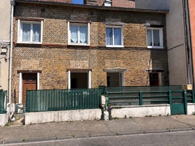 ? IDEAL INVESTISSEUR OU PREMIÈRE ACQUISITION – MAISON DE VILLE À RÉNOVER – DIEPPE