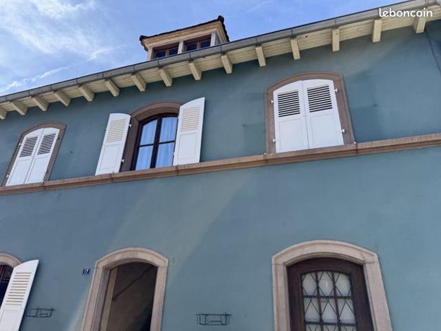 Idéal investisseur Maison / immeuble composé de 2 appartements + combles