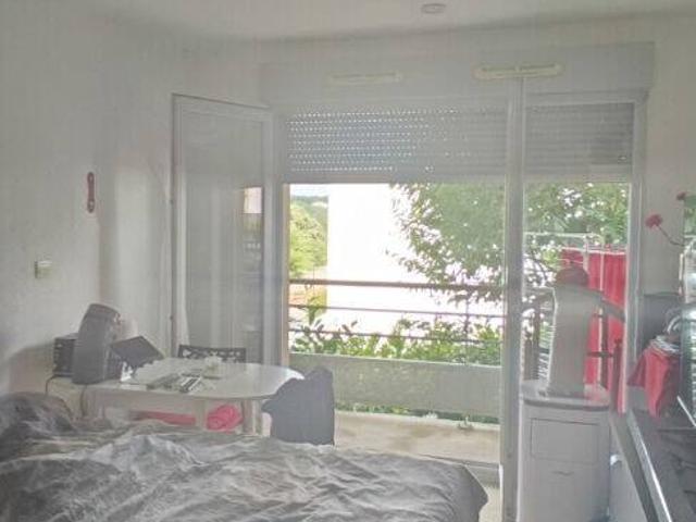 Idéal investisseur, Studio avec terrasse et parking
