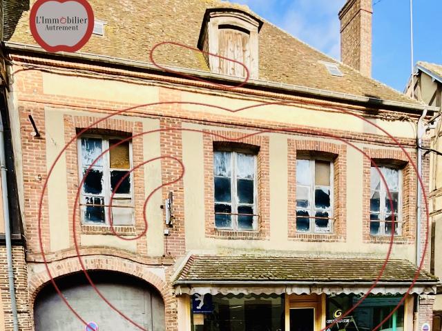 IDEAL INVESTISSEURS IMMEUBLE A RENOVER AVEC LOCAL COMMERCIAL