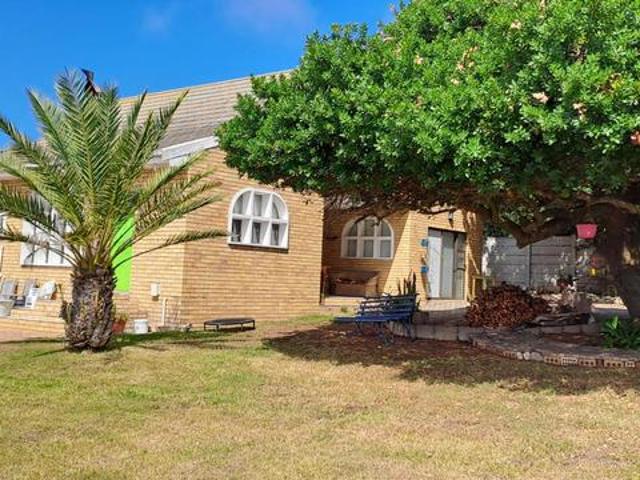 Ideal investment opportunity for sale in Stilbaai Wes