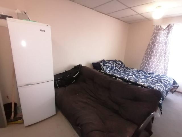 Ideal Investment Opportunity – Spacious one bedroom Unit Near CUT