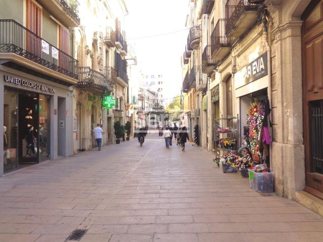 ¡IDEAL INVERSORES! Gran oportunidad de adquirir un edificio en el centro de Vilafranca del Penedès c