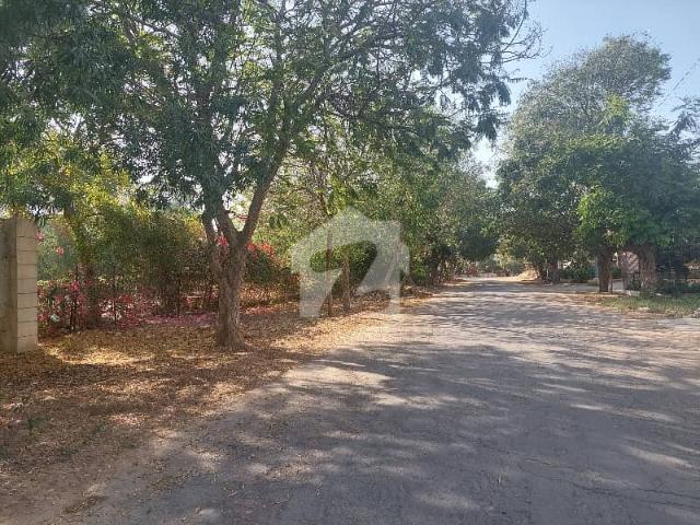 Ideal location 400 square yards plot 40 wide road park facing plot for sale in sector v gulshan e maymar karachi