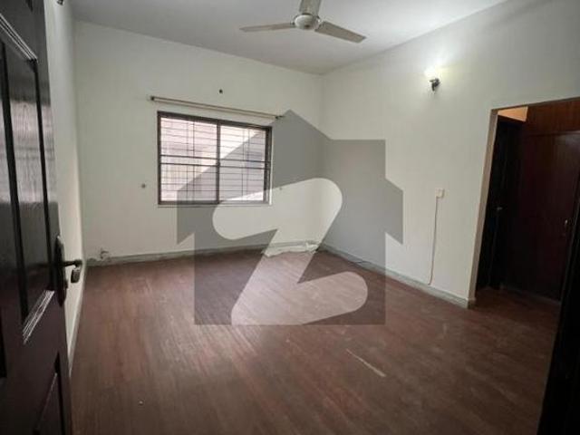 Ideal Location 10 Marla 03 Bedroom House On Main Boulevard Is Available For Rent In Sector E, Askari 10, Lahore Cantt Askari 10