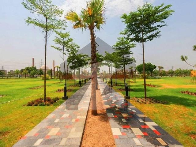 Ideal Location Ten Marla Plot For Sale In Lda Avenue Lahore