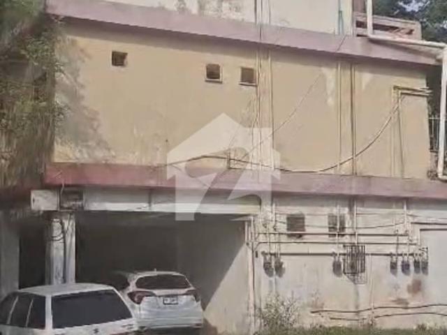 Ideal Location Corner Ist Floor Renovated Flat For Sale I 8/1 Park Phase Extra Land