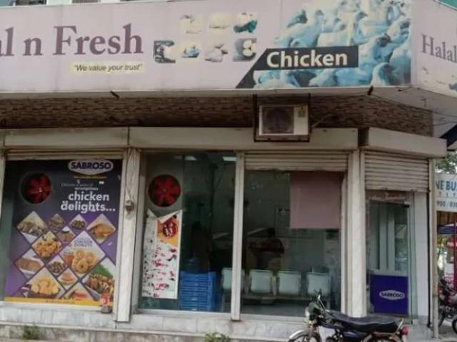 Ideal location Corner Shop Hall For Rent Lahore Samanabad ID 68161