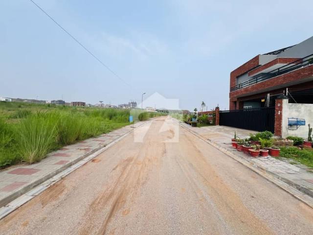 Ideal Location Kanal, Margalah View Plot For Sale