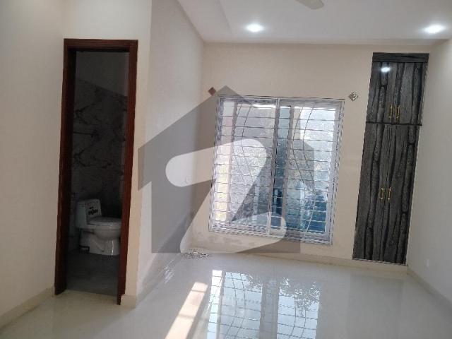Ideal Location Near Masque Park And School House For Rent Top City 1