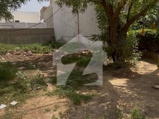 Ideal location Park face 240 Sqyd Plot Available For Sale In Gulshan e Maymar