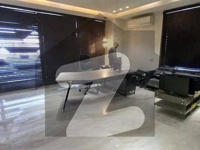 Ideal Office Available 2000 Square Feet Office Is Available In Kohinoor City
