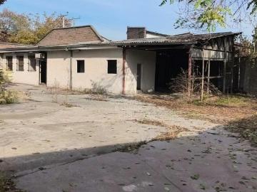 Ideal para uso industrial o bodega | Espacios por CLF 85.00 en Estación Central