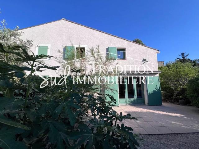 IDEAL PIED A TERRE A MAUSSANE LES ALPILLES