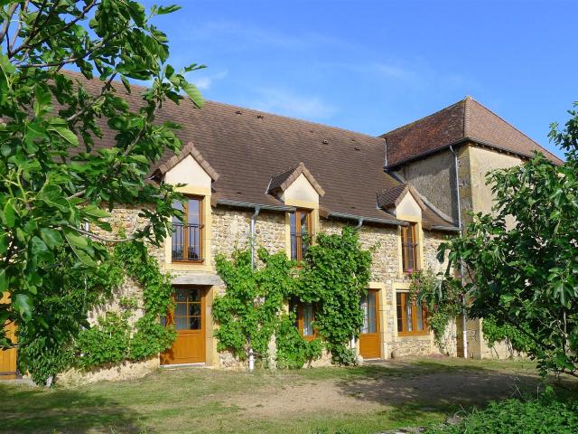 Idéal projet de famille, thérapeutique, bien être et/ou tour. 395m² Marcigny