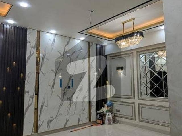Ideal Prime Location 1250 Square Feet Flat Has Landed On Market In Tariq Road