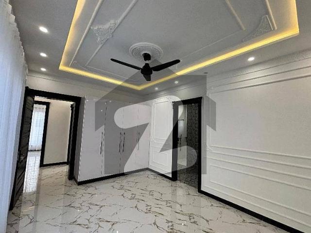 Ideal Prime Location 1 Kanal House Has Landed On Market In Wapda Town