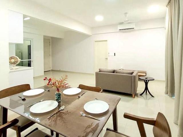 Ideal Residency POOLVIEW Fully Furnished Renovated 3Bedrooms 950sf