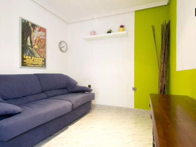 Ideal room with ample storage in shared apartment, Puerta del Ángel