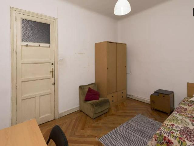 Ideal room with independent key in shared apartment, Chamberí