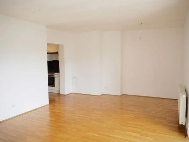 Ideale 2 Zimmer Wohnung mit großem Balkon Bismarckstraße 16 Top 11
