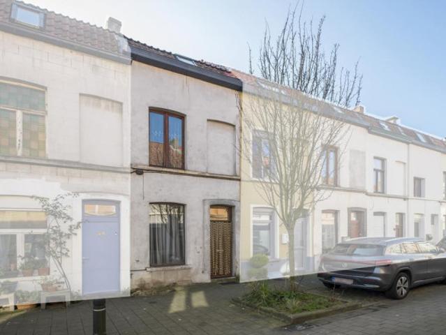 Ideale investering of starterswoning op toplocatie met koer