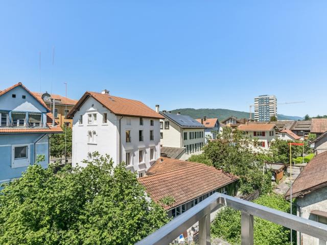 Ideale Lage renoviert Balkon
