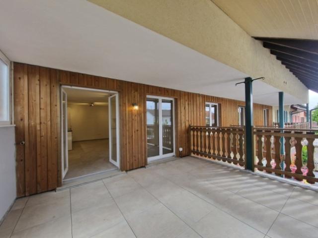 Idéalement situé avec une grande terrasse