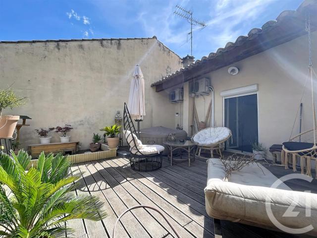 Idéalement situé en plein centre ville, cet ensemble immobil. 166m² Bagnols sur Cèze