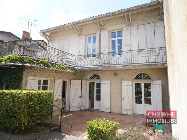 Idéalement située au centre ville de marmande, cette belle d. 215m² Marmande