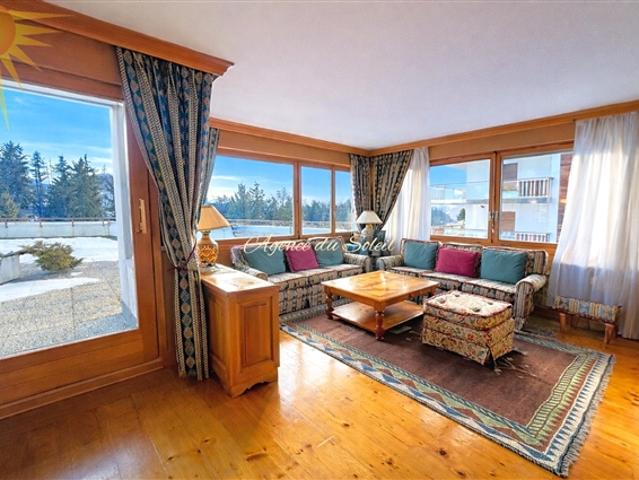 Idealer Standort Großes 5,5 Zimmer Eckapartment mit großer Südterrasse
