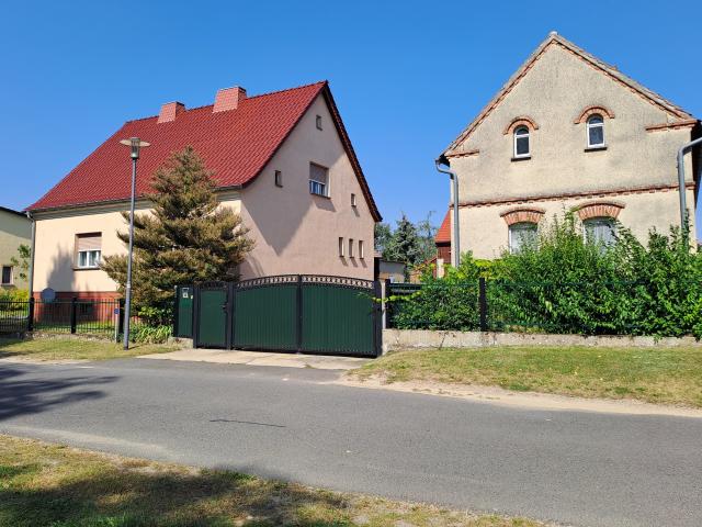 Ideales Domizil für Pferdehaltung, Gartenfreunde und/ oder Hobbyschrauber