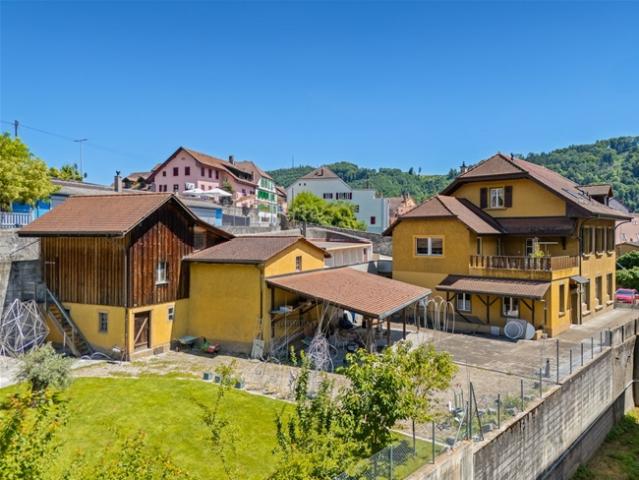 Ideales Zuhause für eine große Familie oder einen Handwerker