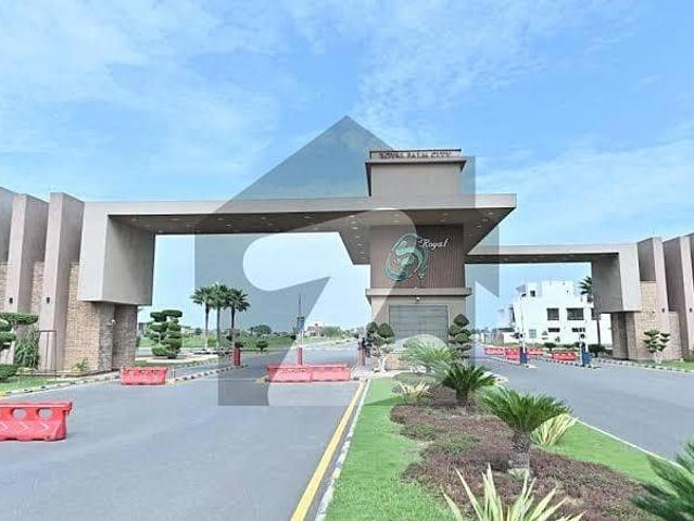 Ideally Located Facing Park Residential Plot For sale In Royal Palm City Block F Available
