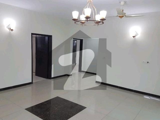 Ideally Located Flat Of 10 Marla Is Available For rent In Lahore Askari 11